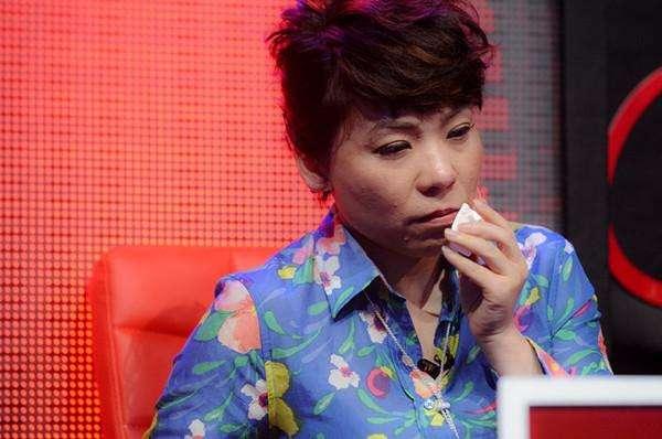 邓亚萍简易资料,乒乓球传奇，世界冠军的辉煌之路